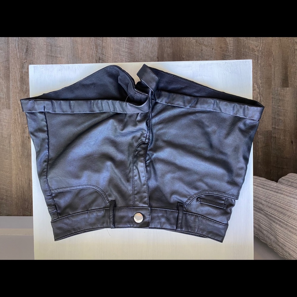 Black (fake) leather shorts